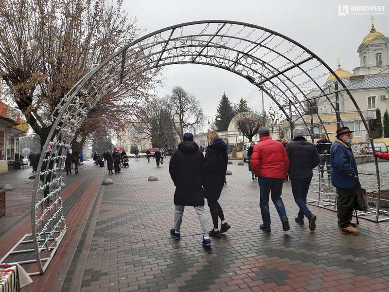 На вулиці Лесі Українки в Луцьку почали з’являтися янголи (фото)