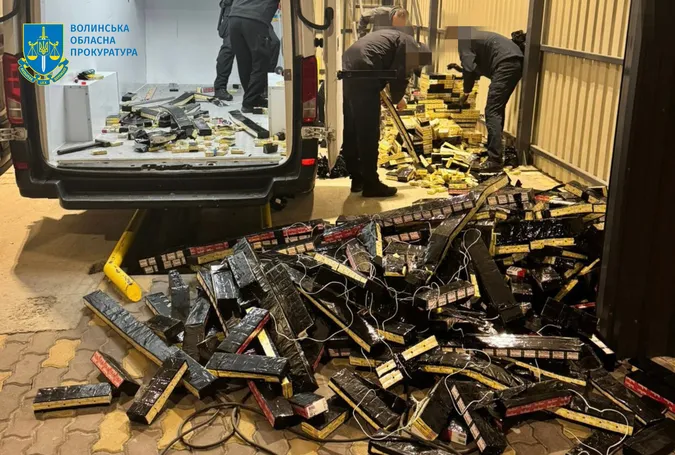 Двоє волинян організували канал контрабанди сигарет до ЄС (фото)