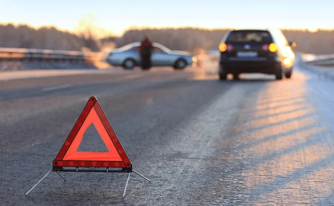 У Нововолинську «Mercedes» збив чоловіка