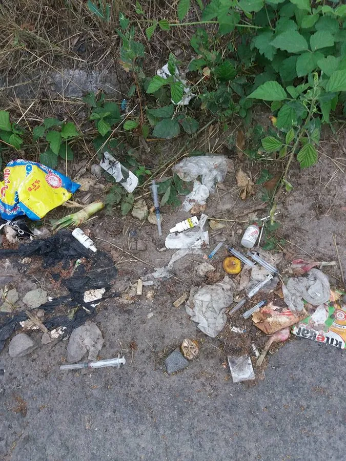 Район Нововолинська наркомани «всіяли» шприцами
