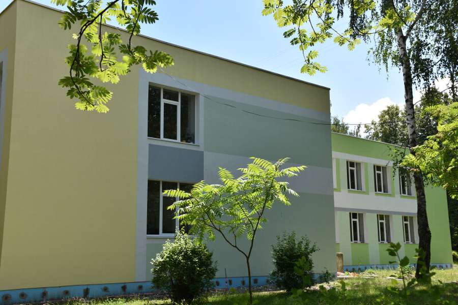 У Луцьку оновили фасад дитячої художньої школи (фото)