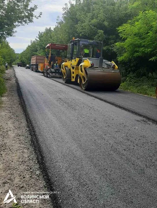 Показали, як на Волині ремонтують автошлях, що веде до кордону (фото)