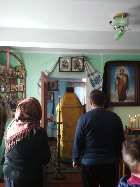 У селах на Волині віряни УПЦ (МП) моляться у хатах (фото)