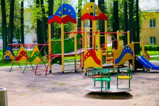 В Україні хочуть змінити вимоги до дитмайданчиків