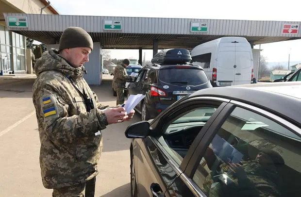 Хто може перетинати кордон без черги: повний перелік