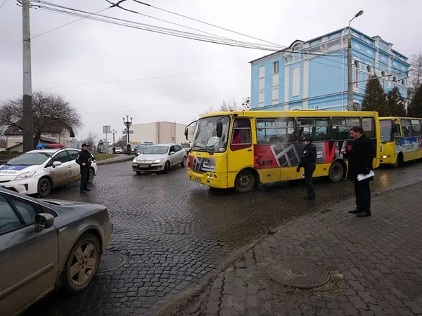 У Луцьку страйкують працівники «Богдан Моторс» (фото, відео, оновлено) 
