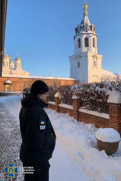 СБУ шукає «русский мир» у Зимненському монастирі (фото)