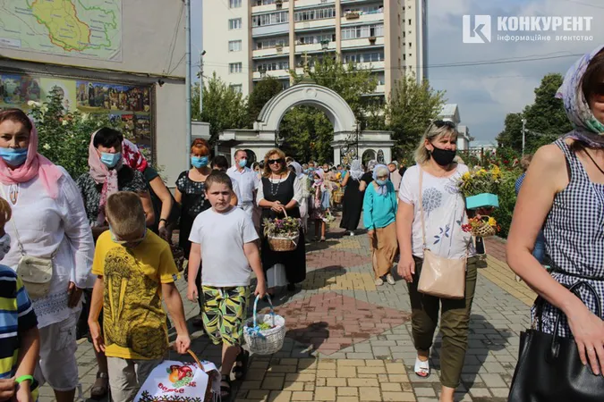 Як у Луцьку святкували Яблучний Спас (фото, відео)