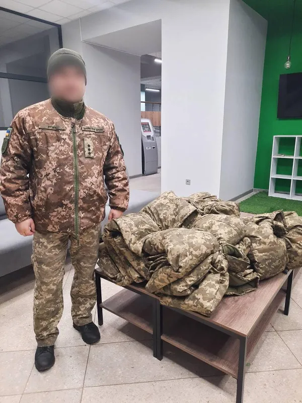 З Нововолинська передали зимову форму для тероборонівців на північні кордони (фото)