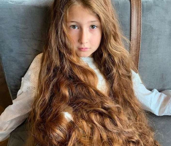 10-річна дівчинка віддала своє волосся для хворої дитини (фото)