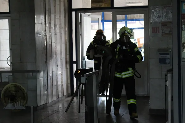 Евакуація і порятунок потерпілого: у луцькому виші – «пожежа» (фото)