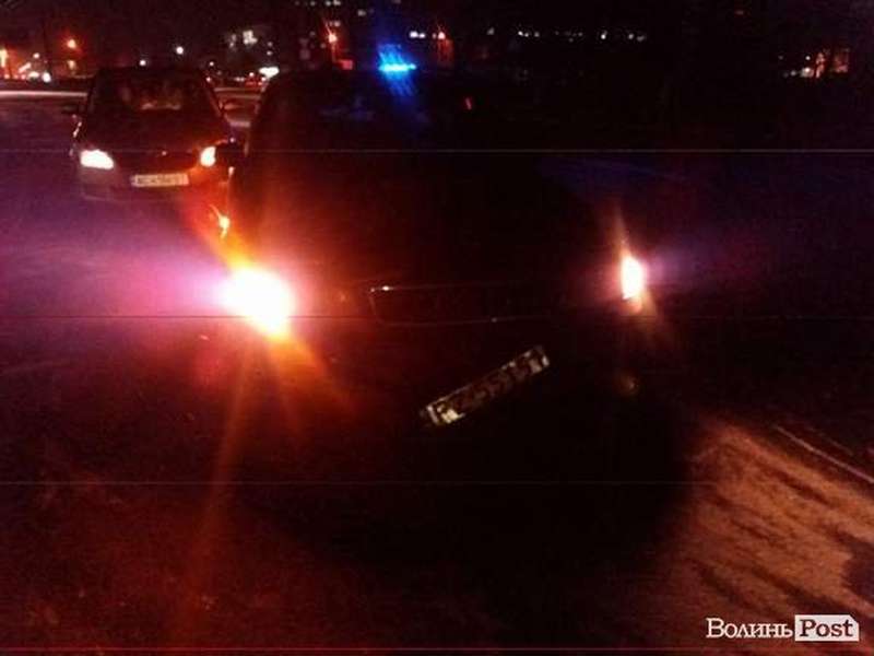 Аварія у Луцьку: авто на «бляхах» збило жінку (фото)
