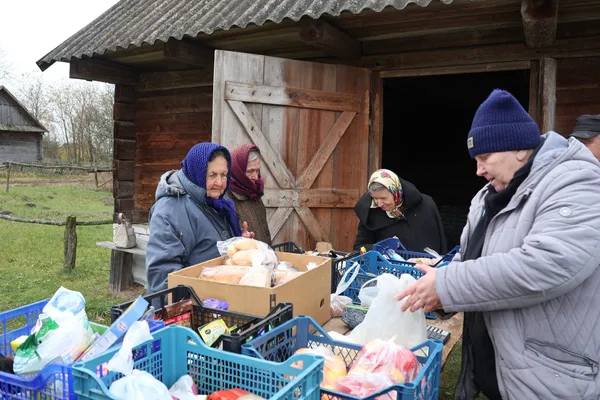 Магазин раз на тиждень і менше десятка жителів: чим село у серці Полісся приваблює туристів (фото)