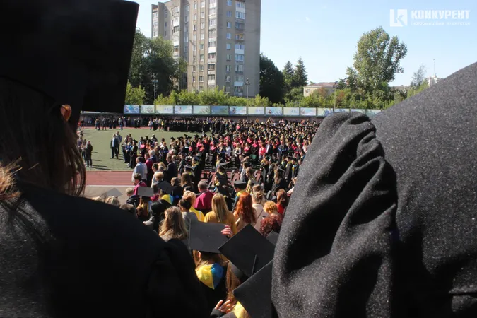 У Луцьку першокурсників ВНУ посвятили в студенти (фото)