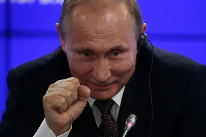 Після вторгнення росії до України підтримка дій путіна зросла до 81%