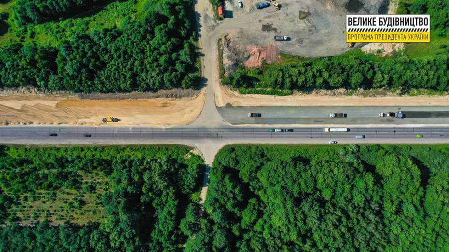 Показали як роблять чотири смуги дороги Київ – Ковель – Ягодин  (фото)