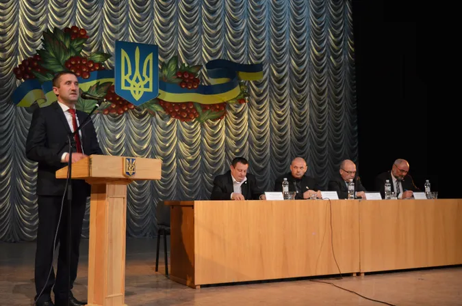 Як Палиця влаштував у театрі обговорення бюджету