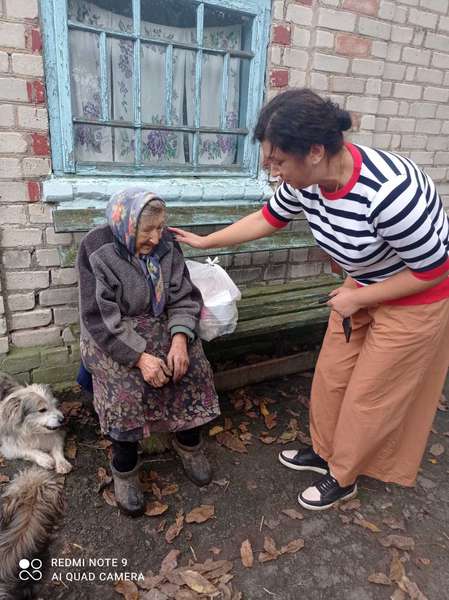 У Підгайцівській громаді літнім людям роздали пакунки допомоги (фото)
