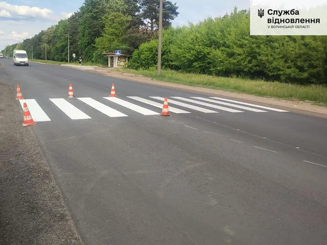 Завершують ремонт на трасі Луцьк – Ківерці: наносять розмітку (фото)