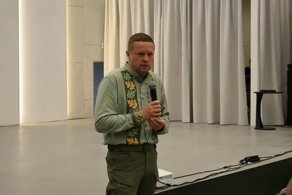 Розвиток громад і підтримка армії: Іван Рудницький провів стратегічну нараду (фото)
