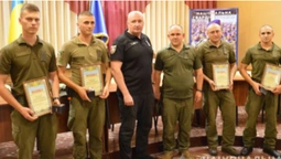 Нагородили нацгвардійців, які в Луцьку спіймали злочинця-втікача (фото)