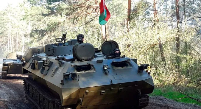 Білорусь розгортає додаткові підрозділи у Гомельській області, – Генштаб (відео)