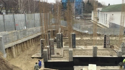 Незаконне будівництво багатоповерхівки на Волі в Луцьку триває
