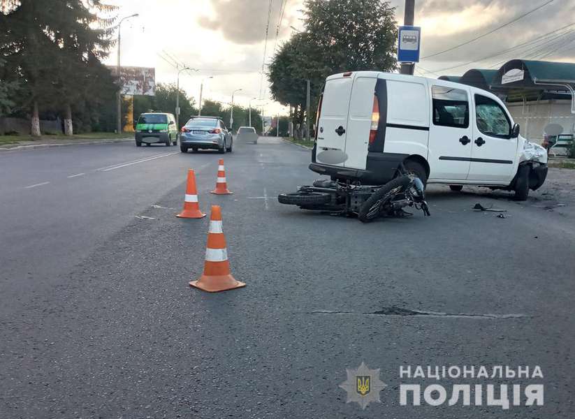 У Луцьку внаслідок ДТП постраждав 17-річний мотоцикліст (фото, відео)