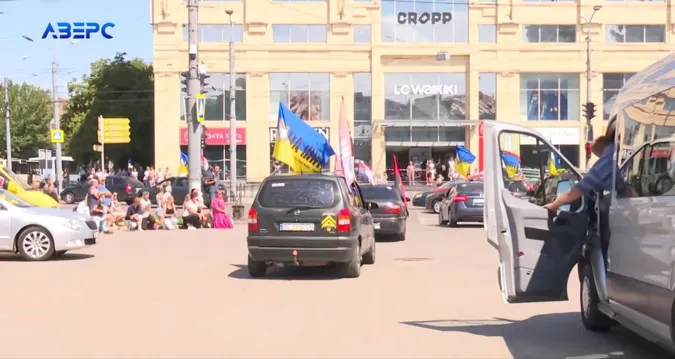 Патрульних для супроводу Героїв немає, а для штрафу знайшлися: лучани обурюються діям поліції (відео)