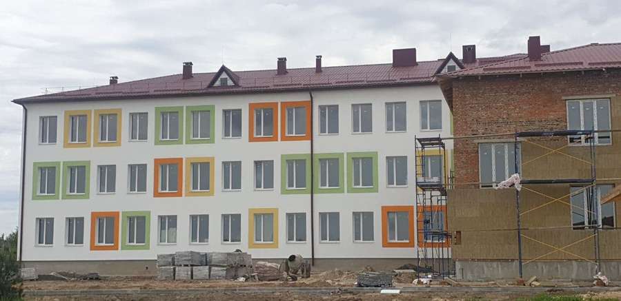 Показали нову школу в Башликах: обіцяють відкрити до нового навчального року (фото)