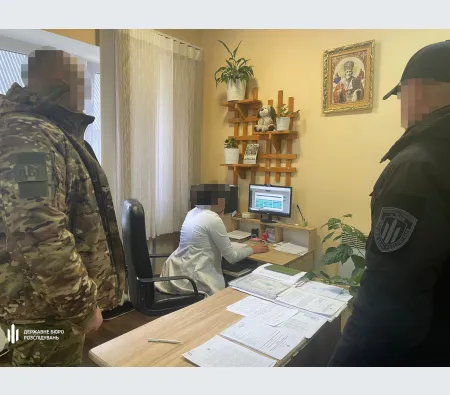 Відбив чоловіку статеві органи: на Прикарпатті затримали керівника районного ТЦК