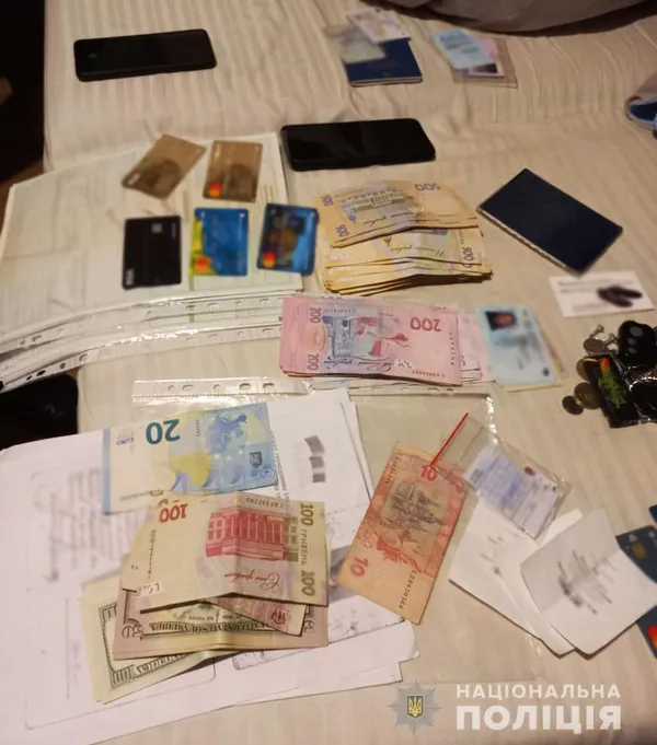 На Волині сім’я аферистів заробляла на діяльності сервісних центрів МВС України (фото)