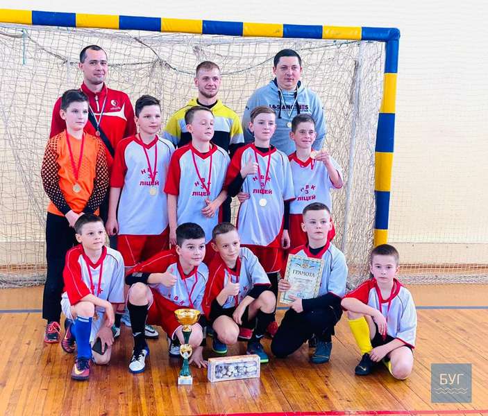 У Володимирі-Волинському провели змагання з футболу між школами міста