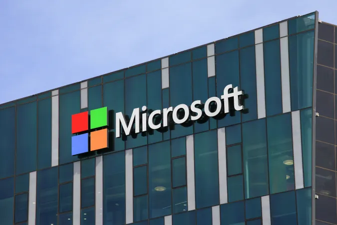Microsoft слідом за Facebook створює власний «метавсесвіт»