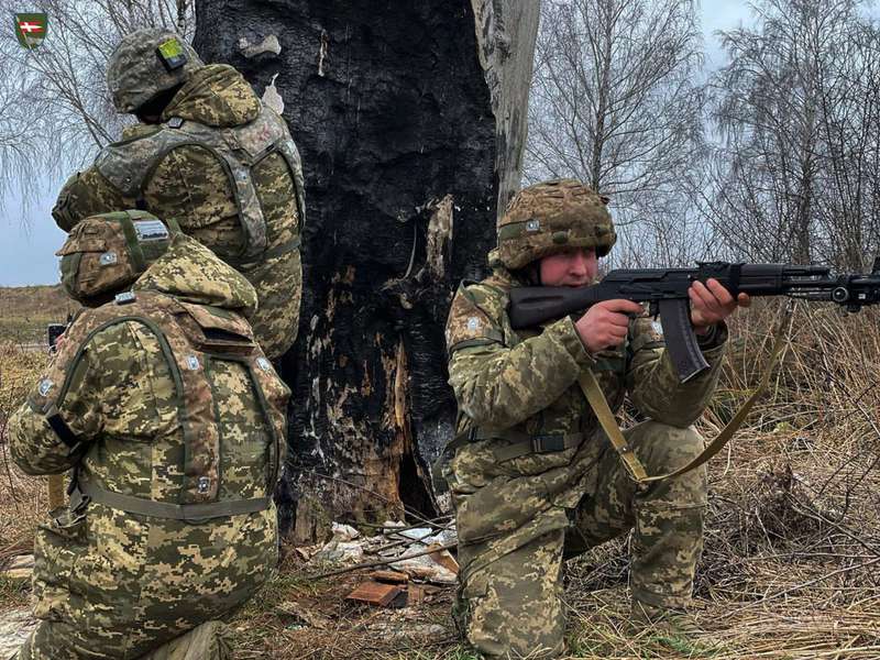 Воїни 14-ї ОМБр показали, як тренуються знищувати ворогів (фото, відео)