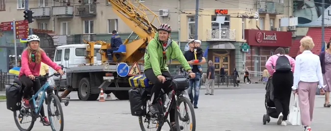 3500 кілометрів на велосипедах: до Луцька завітали блогери-мандрівники