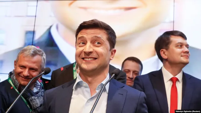 Зеленський хоче референдум: у ЦВК про це нічого не знають (відео)