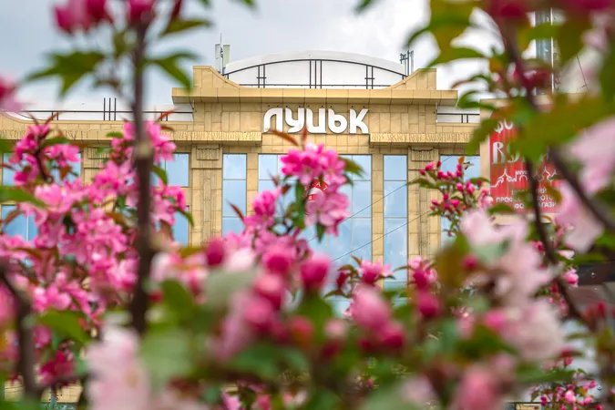У центрі Луцька розквітнув «райський сад» (фото)