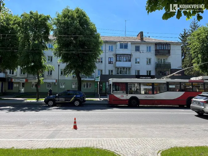 В тролейбус у Луцьку викликали поліцію: що сталось (фото)