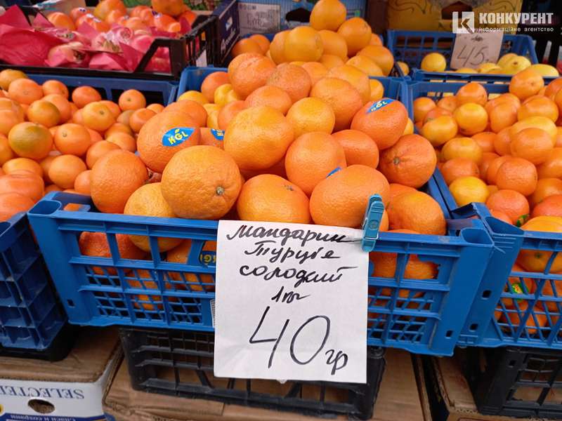 За скільки можна купити мандарини у Луцьку (фото)