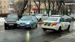 Рух ускладнений: у центрі Луцька зіткнулися Opel та Hyundai (відео)