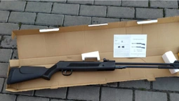 Гвинтівка та ножі: в «Ягодині» знайшли зброю (фото)