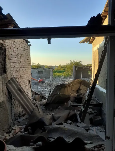 Завали розбирали всім селом: показали руйнування після збиття БПЛА на Волині