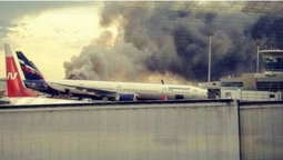 У Москві горить пасажирський літак: є постраждалі (відео)