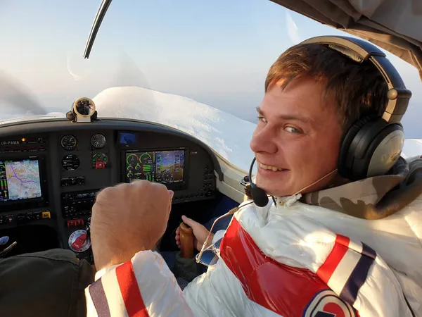 Королівська зустріч: у Луцьк прилетів ведучий Дмитро Комаров (фото, відео)