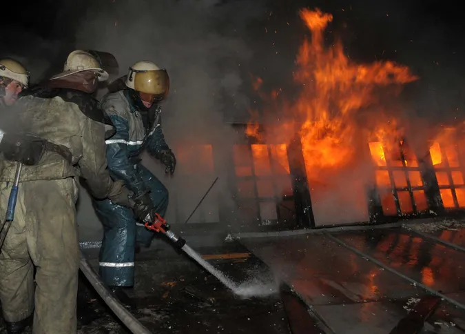 Під Луцьком горіло підприємство з виробництва торговельного обладнання 