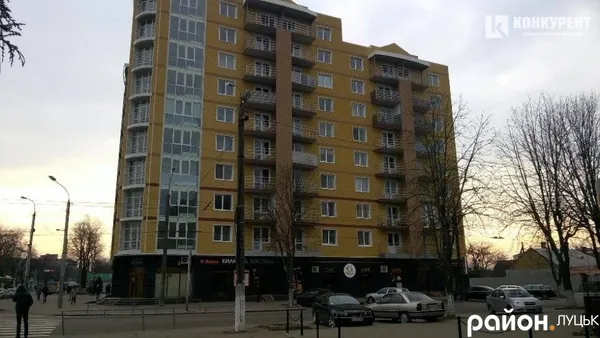У житловому комплексі Небос Хіл на вулиці Ковельській фактично відсутні паркомісця