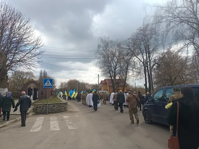 У Луцькому районі попрощалися з загиблим на війні Героєм Андрієм Тарендою