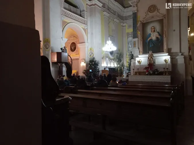 У луцькому костелі розпочалась різдвяна меса (фото, відео)
