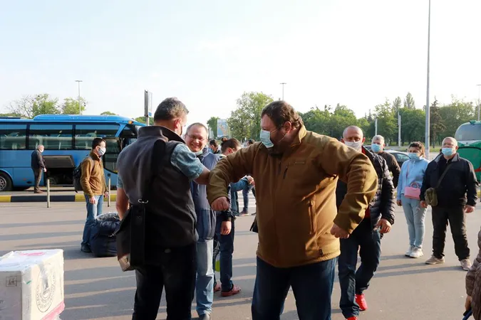 Понад рік працювали в Антарктиді: українські полярники повернулися додому